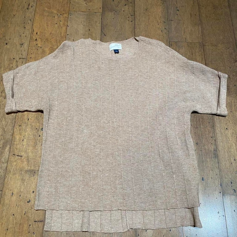 Universal Thread tan short‎ sleeve sweater Size S